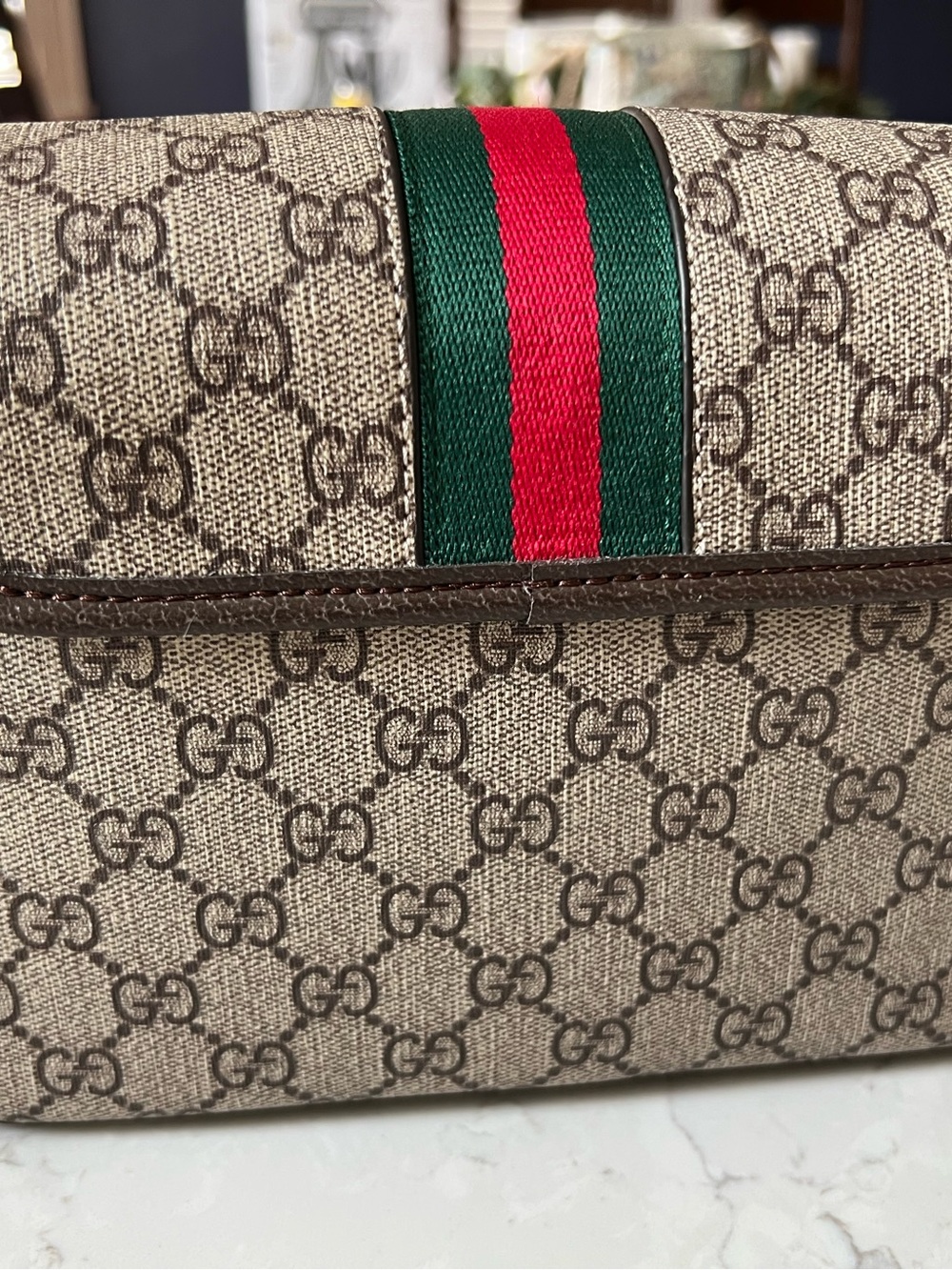 Gucci Dark Brown Leather Logo Tab with Cream Interior and Gold Zipper - Picture 5 of 9